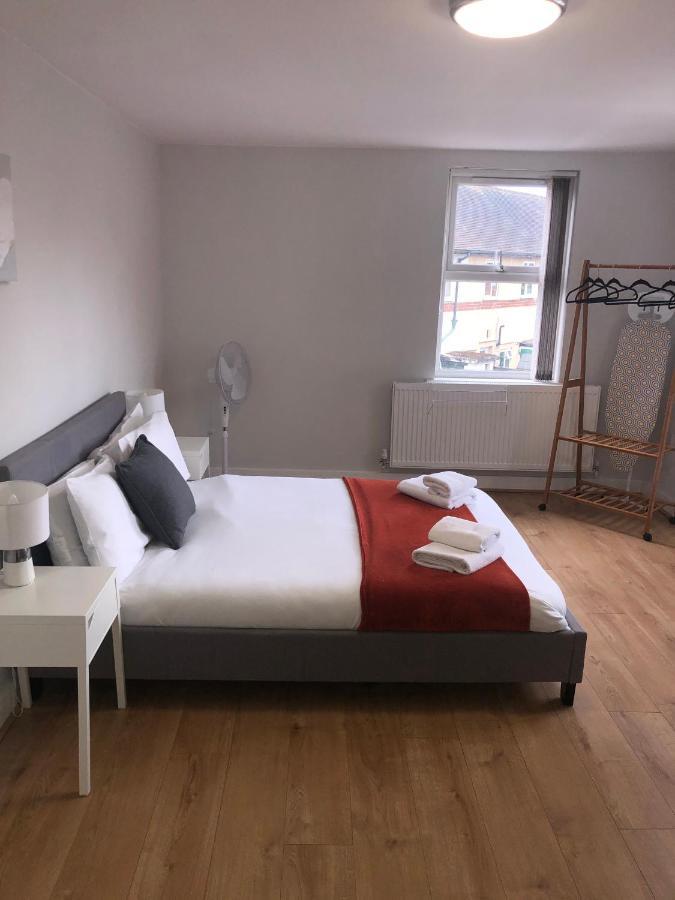 2 Bedroom Large First Floor Apartment With Free Parking Loughborough Zewnętrze zdjęcie